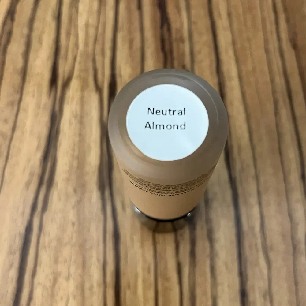 Bobbi Brown Weightless Skin Foundation SPF 15 Neutral Almond
